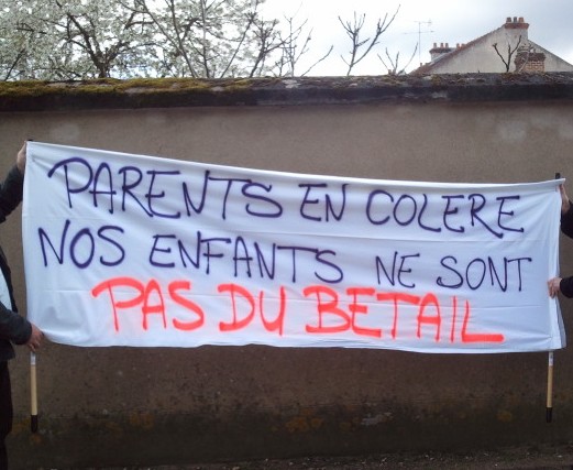 Contre la fermeture d'une classe de maternelle en septembre 2011 à LAMOTTE BEUVRON