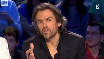 Pour le licenciement d'Aymeric Caron de France Télévisions