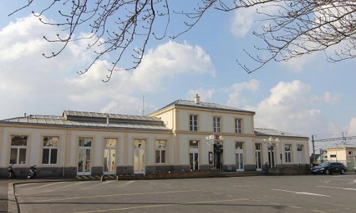 Pour la gratuité du parking de la gare de Lamballe