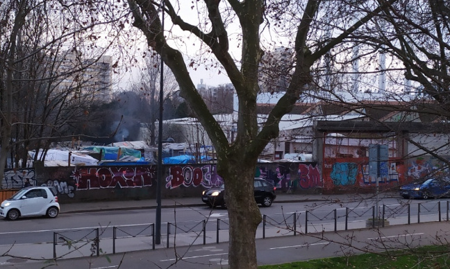 Pour le démantèlement du camp de roms du 21 Avenue Albert Einstein à Villeurbanne, quartier Croix Luizet