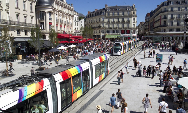 Pour le retour des transports publics après minuit à Angers !