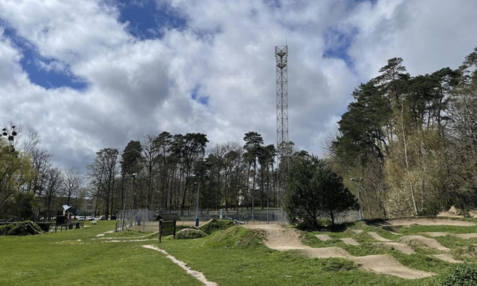 Non à l'installation d'une antenne relais aux Framboisines ! (Bullion)