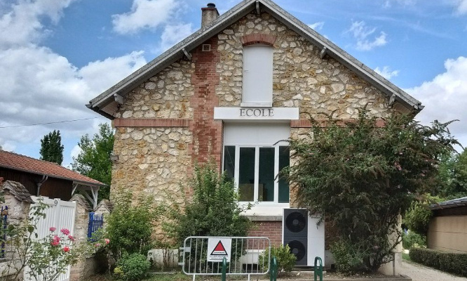 Pour le maintien de 4 classes a l'école maternelle et primaire des Mesnuls (78).