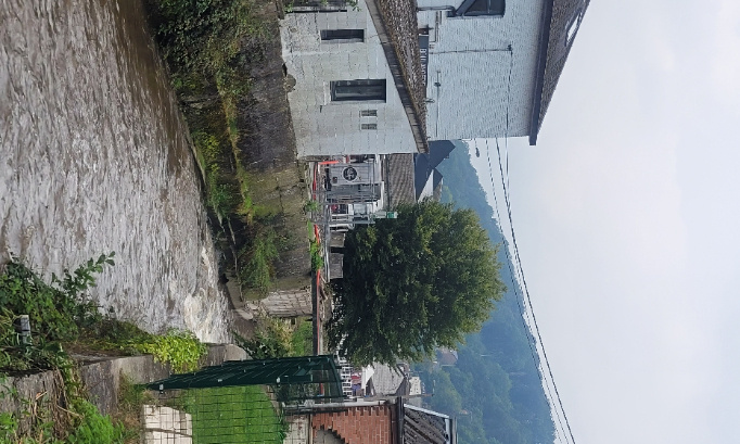 Pour le PONT entre la rue du marché et la petite Batte à Bomal-sur-ourthe,  PIÉTONNIER