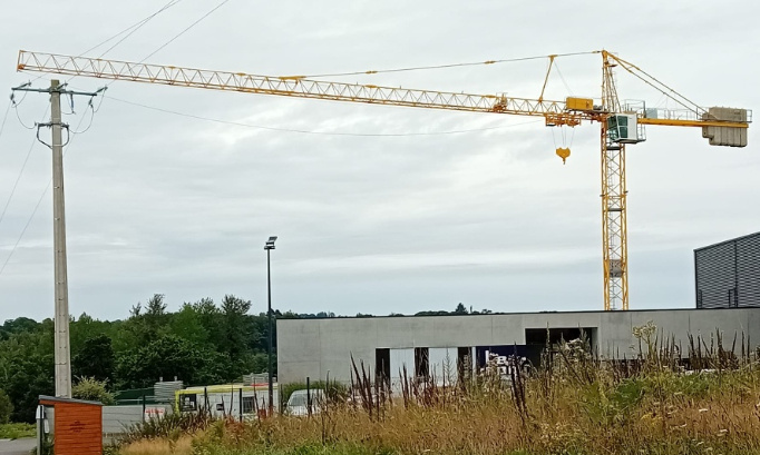 Le retrait de la grue de la société LE COQ  à Plaintel