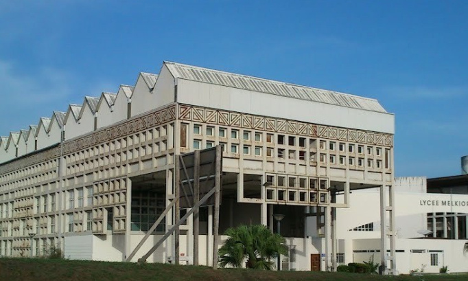 Reformation du code vestimentaire du lycée melkiore garre