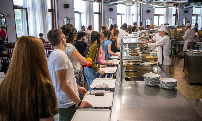 Un service de restauration universitaire à la hauteur de nos attentes : pour des conditions dignes et équitables !