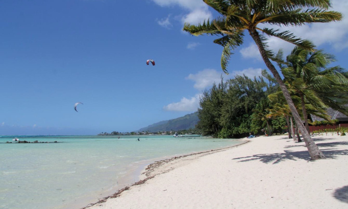 Pétition pour l'accès public à la plage des Tipaniers, Moorea