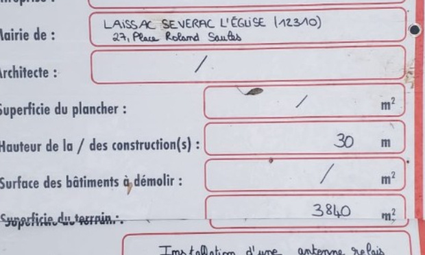 Pour l'éloignement des habitations de l'antenne relais à Séverac L'église