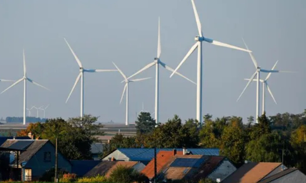 Nous demandons une distance minimale de 1 000 mètres entre éoliennes et habitations