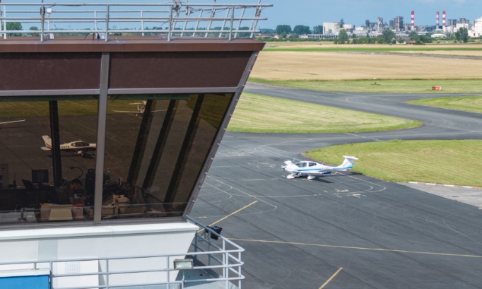 Non à la fermeture du service de contrôle aérien à l'aéroport de Merville-Lestrem