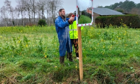 Aidez-nous à conserver les deux miroirs pour la sécurité routière à Saint-Jean-de-la-Motte