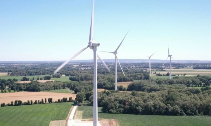 Non aux éoliennes dans notre commune (Erezée), danger !!!