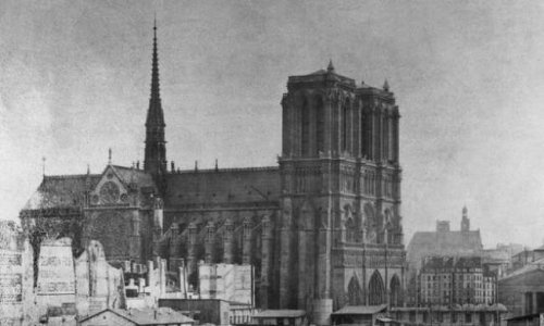 Pour que Notre Dame de Paris soit reconstruite comme elle l'a été par les Compagnons Bâtisseurs du Moyen Age