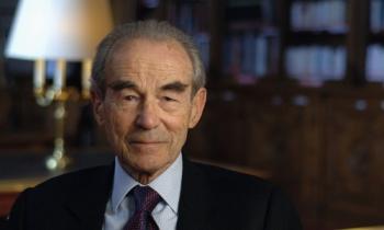 Comment expliquez-vous qu'un rapport sur le travail soit rédigé par Robert Badinter à 87 ans ?